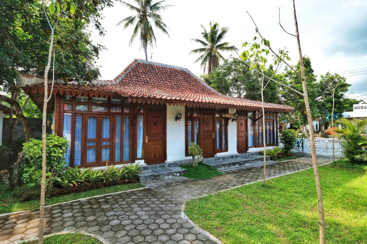 The Nalaya Hotel & Resto มาเกอลัง ภายนอก รูปภาพ
