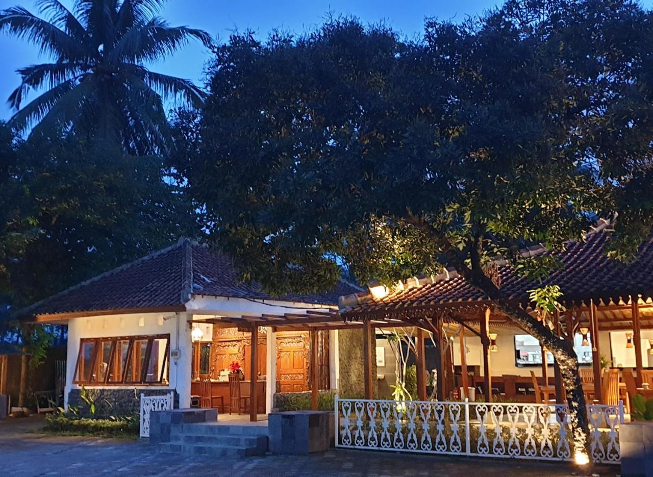 The Nalaya Hotel & Resto มาเกอลัง ภายนอก รูปภาพ