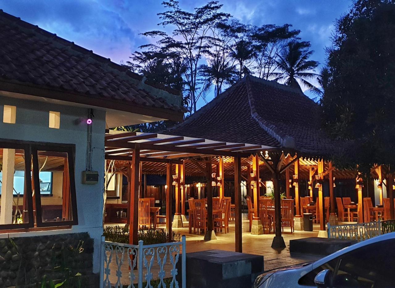 The Nalaya Hotel & Resto มาเกอลัง ภายนอก รูปภาพ