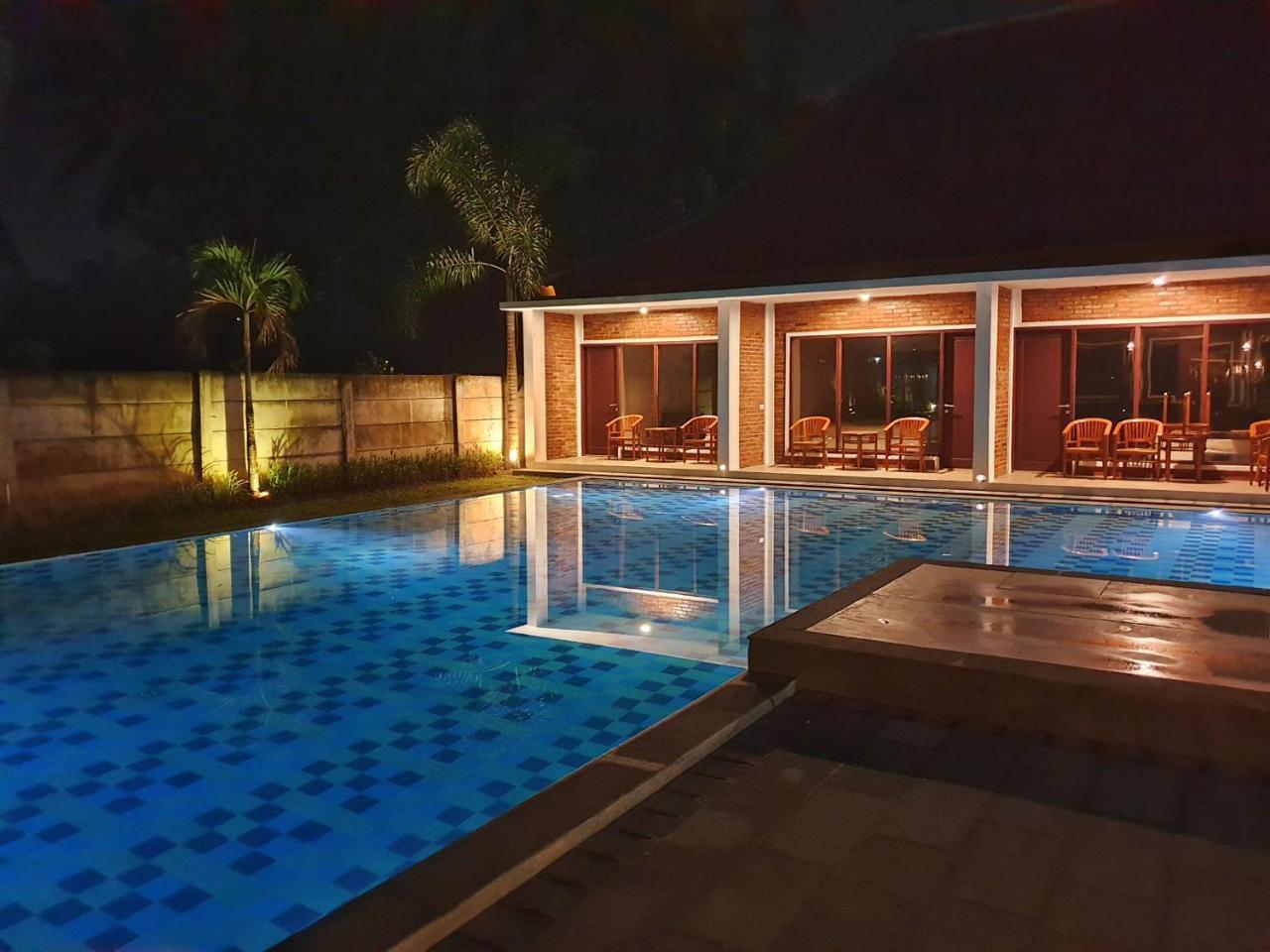 The Nalaya Hotel & Resto มาเกอลัง ภายนอก รูปภาพ