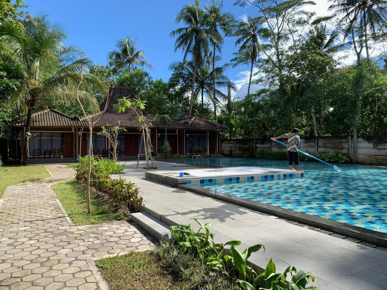 The Nalaya Hotel & Resto มาเกอลัง ภายนอก รูปภาพ