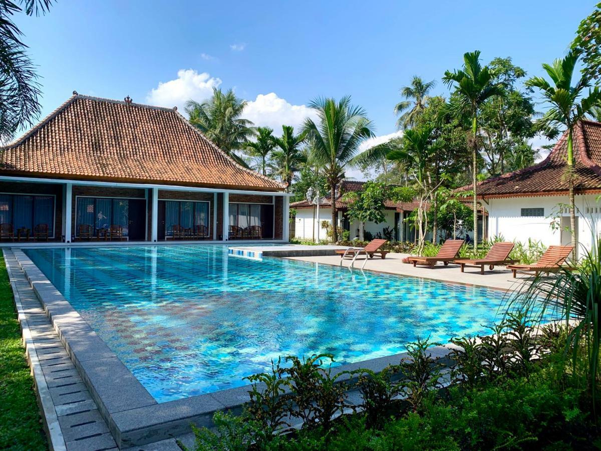 The Nalaya Hotel & Resto มาเกอลัง ภายนอก รูปภาพ