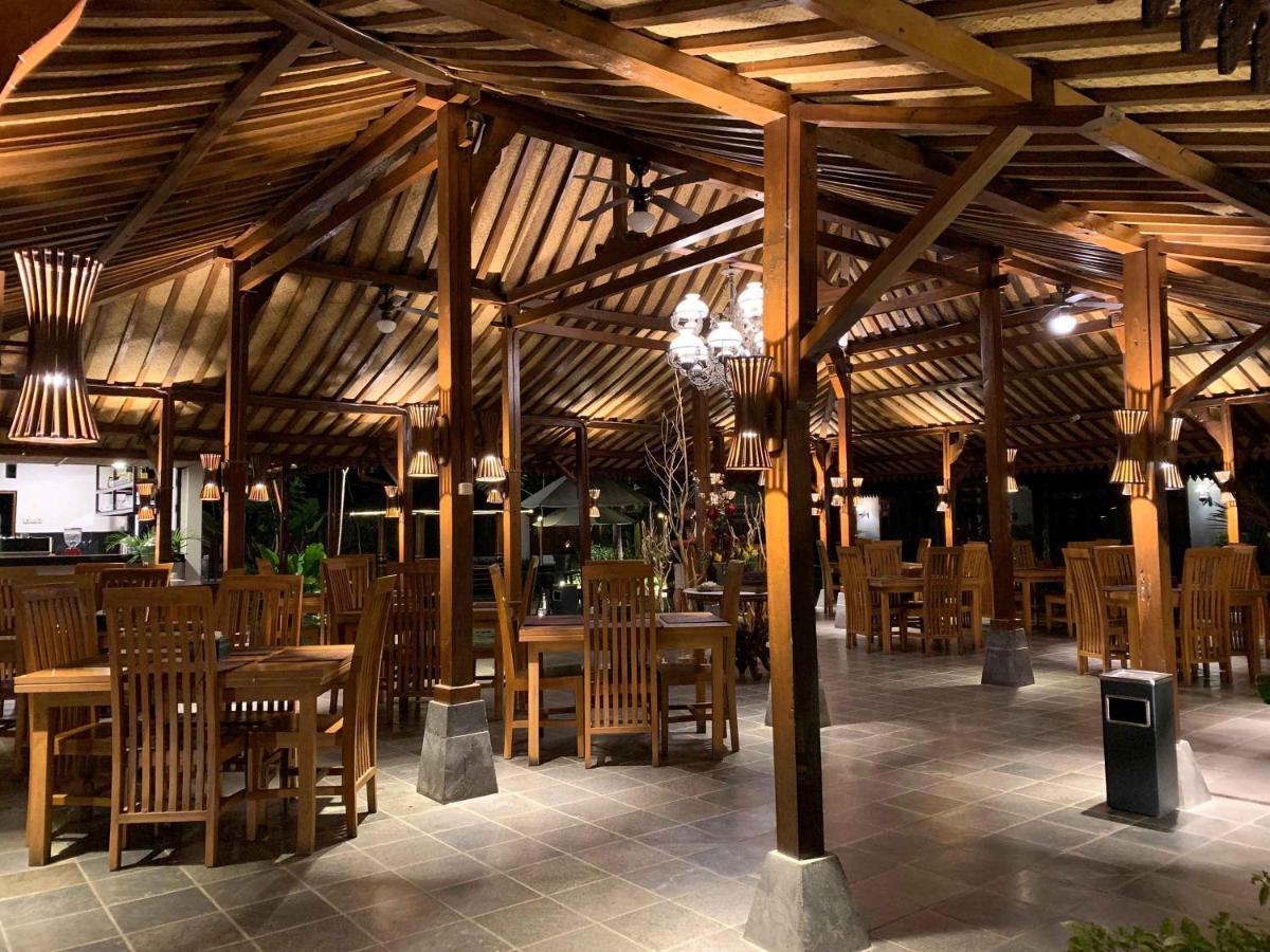 The Nalaya Hotel & Resto มาเกอลัง ภายนอก รูปภาพ